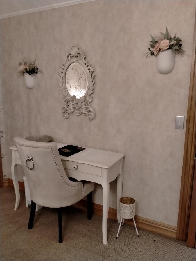 Amberly House Rotorua Bed & Breakfast ภายนอก รูปภาพ