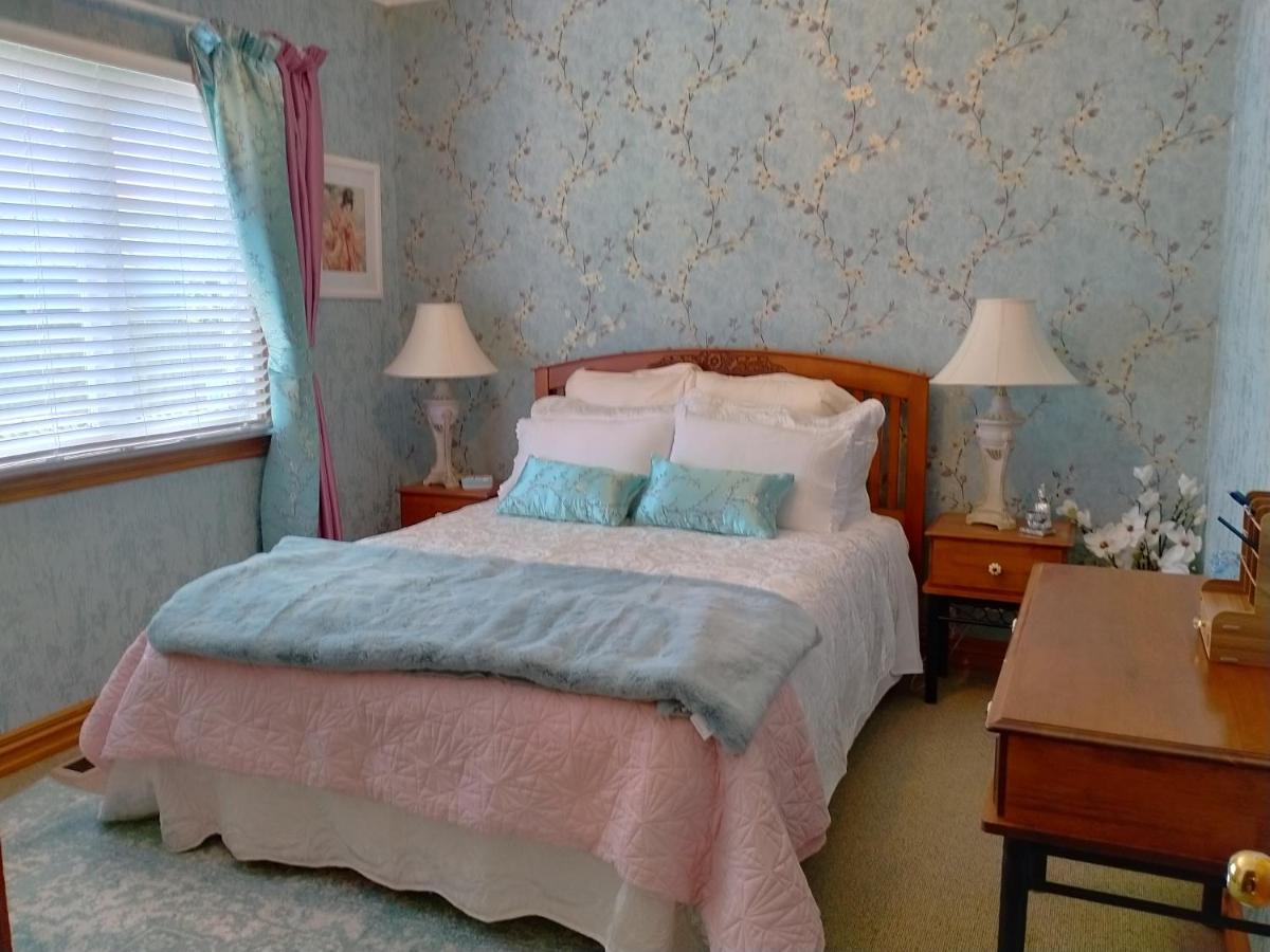 Amberly House Rotorua Bed & Breakfast ภายนอก รูปภาพ