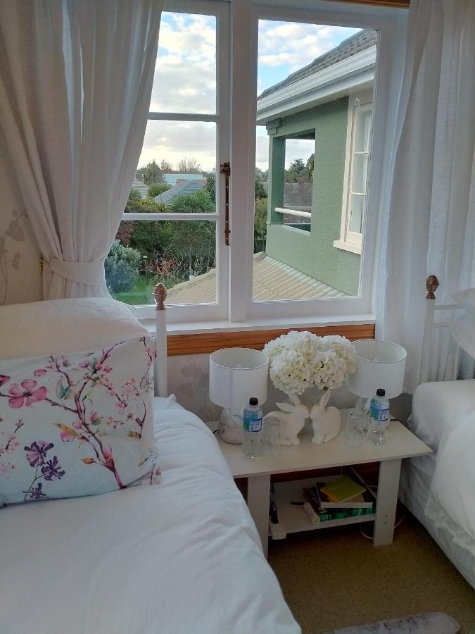 Amberly House Rotorua Bed & Breakfast ภายนอก รูปภาพ