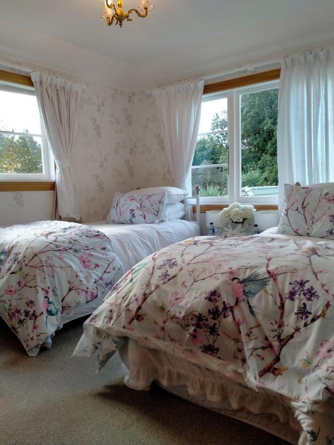 Amberly House Rotorua Bed & Breakfast ภายนอก รูปภาพ