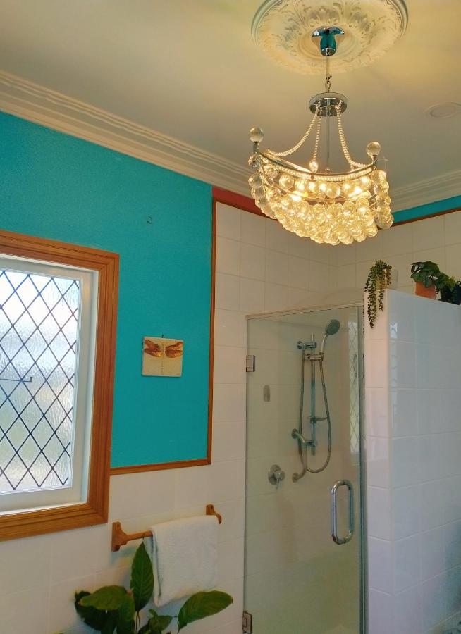 Amberly House Rotorua Bed & Breakfast ภายนอก รูปภาพ